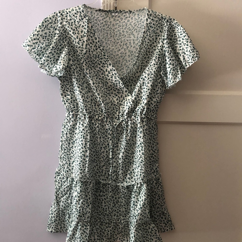 Women’s Floral V-neck style dress